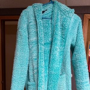 Mint 42pops fuzzy jacket size large